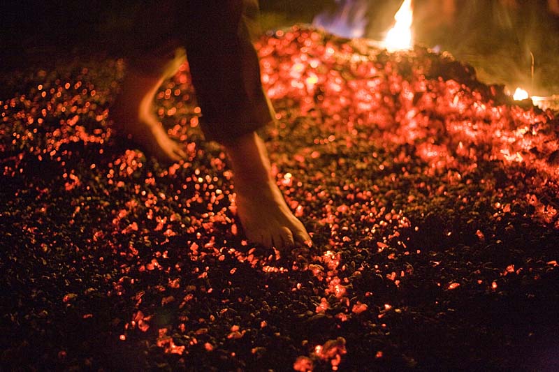 Feuerlauf - Seminarhotel Schweiz - Ferien, Seminare, Hotel und Hochzeiten in Filzbach, Glarus, Schweiz im Glarnerland