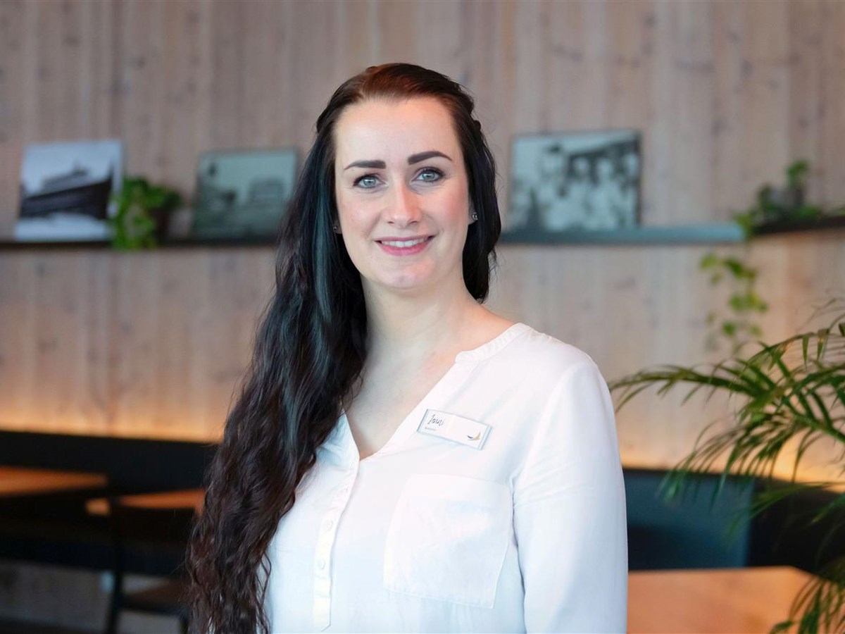 Jennifer - Seminarhotel Lihn: Ferien, Seminare und Bankette im Glarnerland, Glarus über dem Walensee