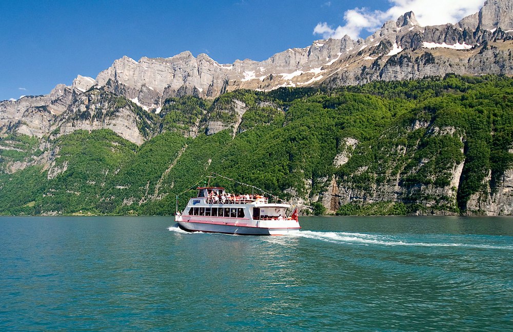 Schifffahrt auf dem Walensee - Seminarhotel Schweiz - Ferien, Seminare, Hotel und Hochzeiten in Filzbach, Glarus, Schweiz im Glarnerland