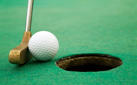 Outdoor Minigolf - Seminarhotel Schweiz - Ferien, Seminare, Hotel und Hochzeiten in Filzbach, Glarus, Schweiz im Glarnerland