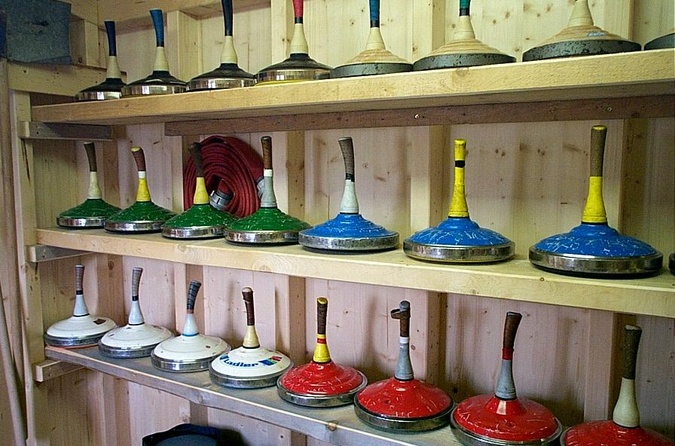 Eisstockschiessen - Seminarhotel Schweiz - Ferien, Seminare, Hotel und Hochzeiten in Filzbach, Glarus, Schweiz im Glarnerland