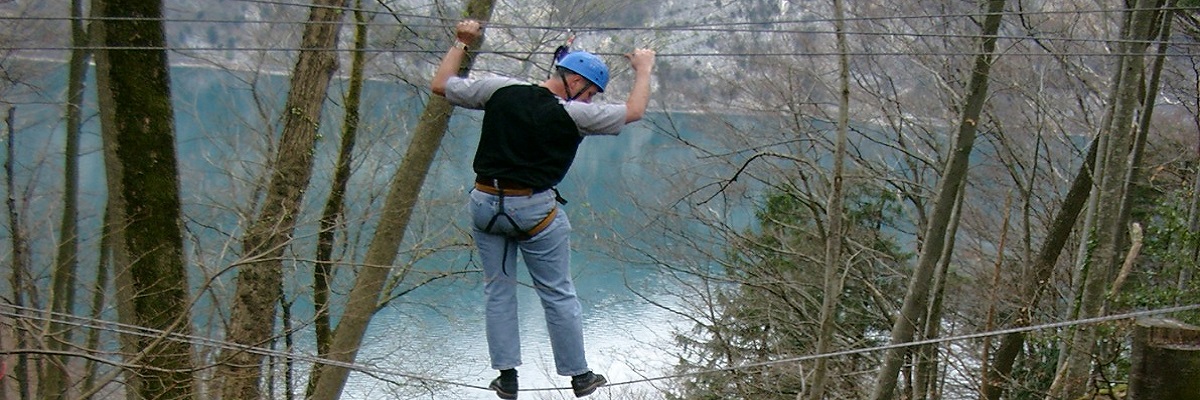 Seilbrücken bauen - Seminarhotel Schweiz - Ferien, Seminare, Hotel und Hochzeiten in Filzbach, Glarus, Schweiz im Glarnerland