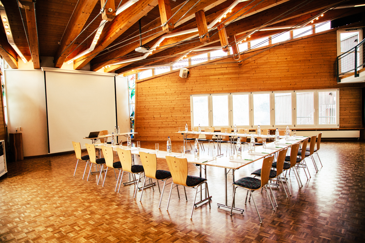 Unsere Räume - Seminarhotel Schweiz - Ferien, Seminare, Hotel und Hochzeiten in Filzbach, Glarus, Schweiz im Glarnerland