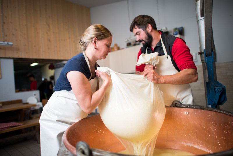 Erlebniskäserei Nüenalp - Seminarhotel Schweiz - Ferien, Seminare, Hotel und Hochzeiten in Filzbach, Glarus, Schweiz im Glarnerland
