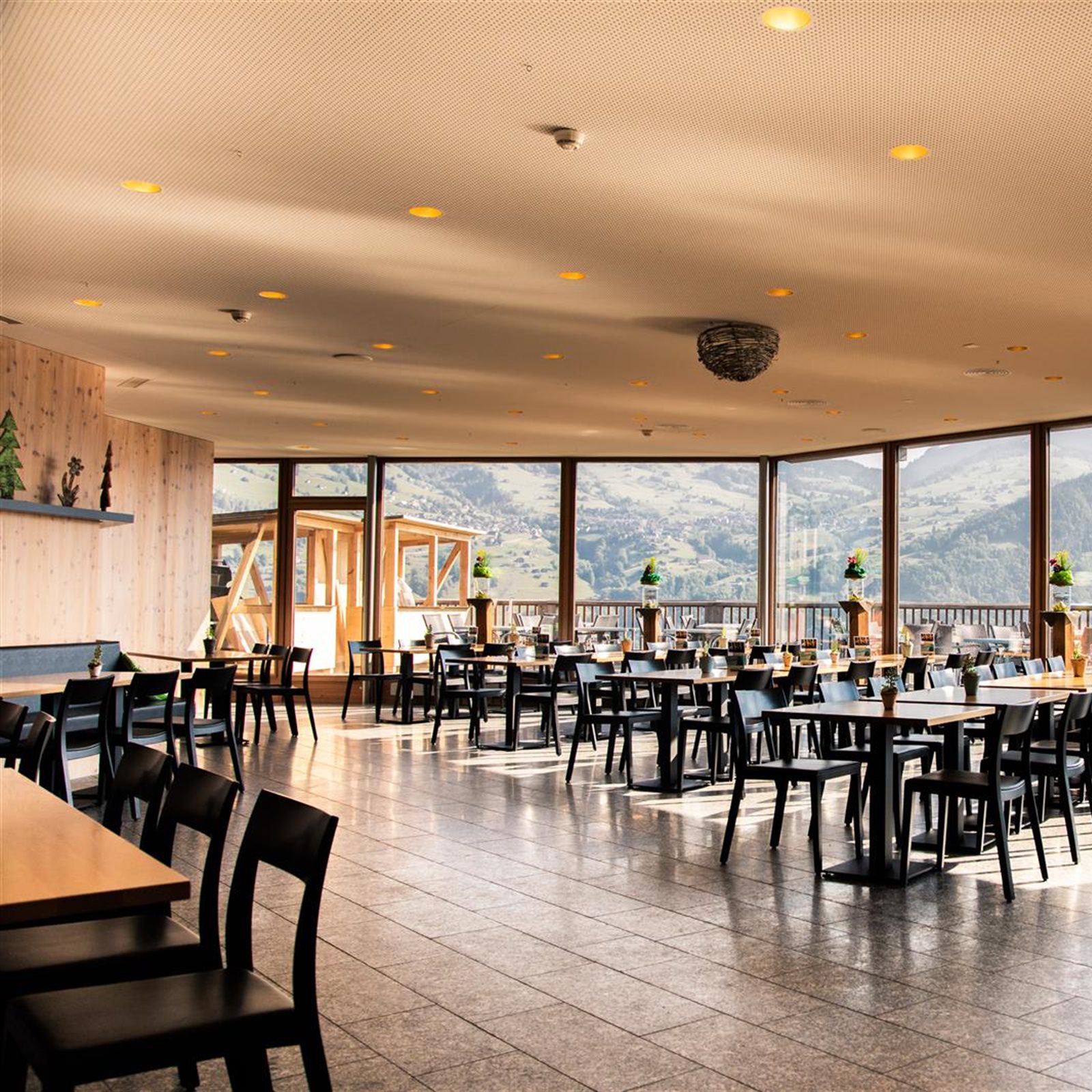 Restaurant - Seminarhotel Schweiz - Ferien, Seminare, Hotel und Hochzeiten in Filzbach, Glarus, Schweiz im Glarnerland