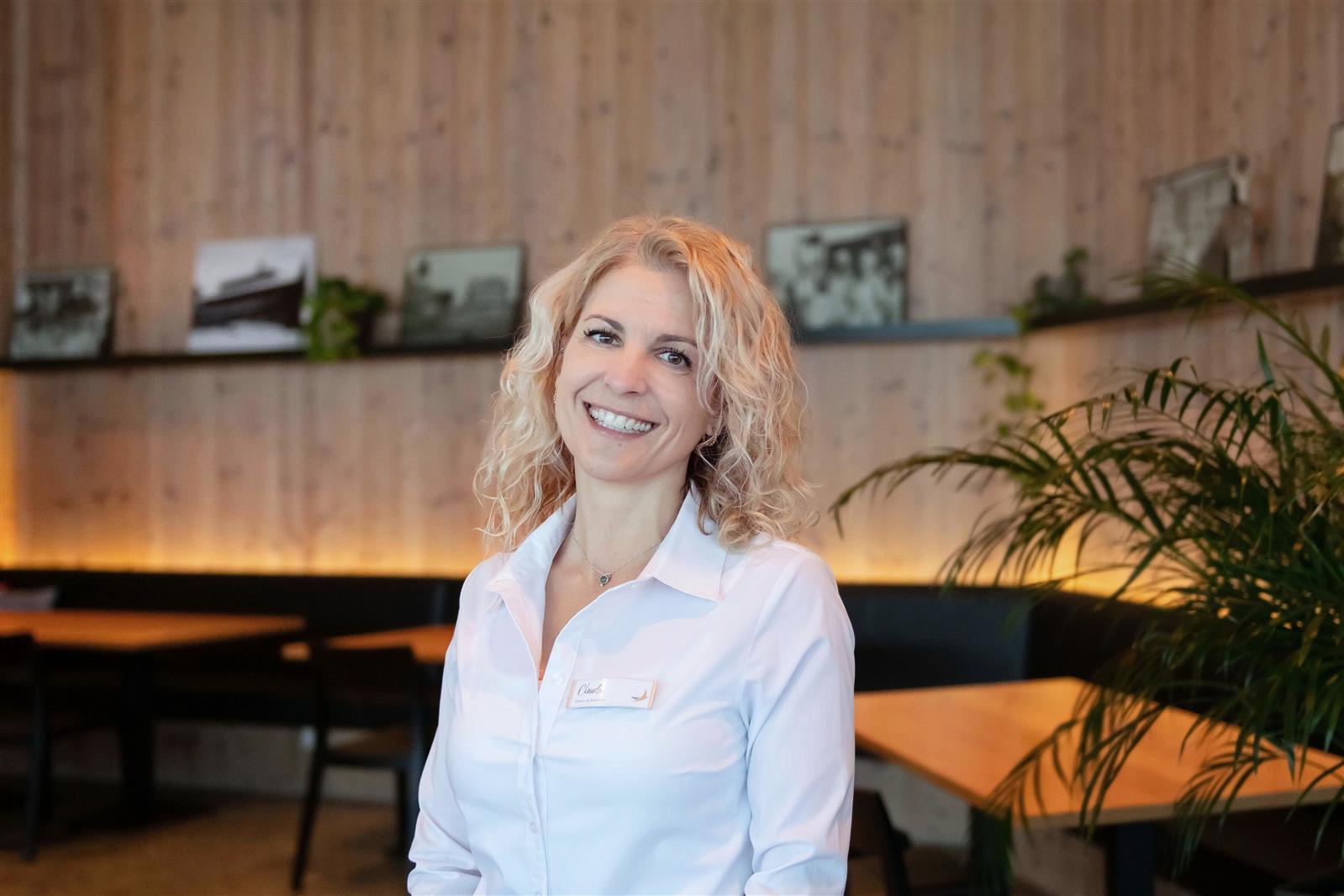 Claudia Pfiffner - Seminarhotel Lihn: Ferien, Seminare und Bankette im Glarnerland, Glarus über dem Walensee