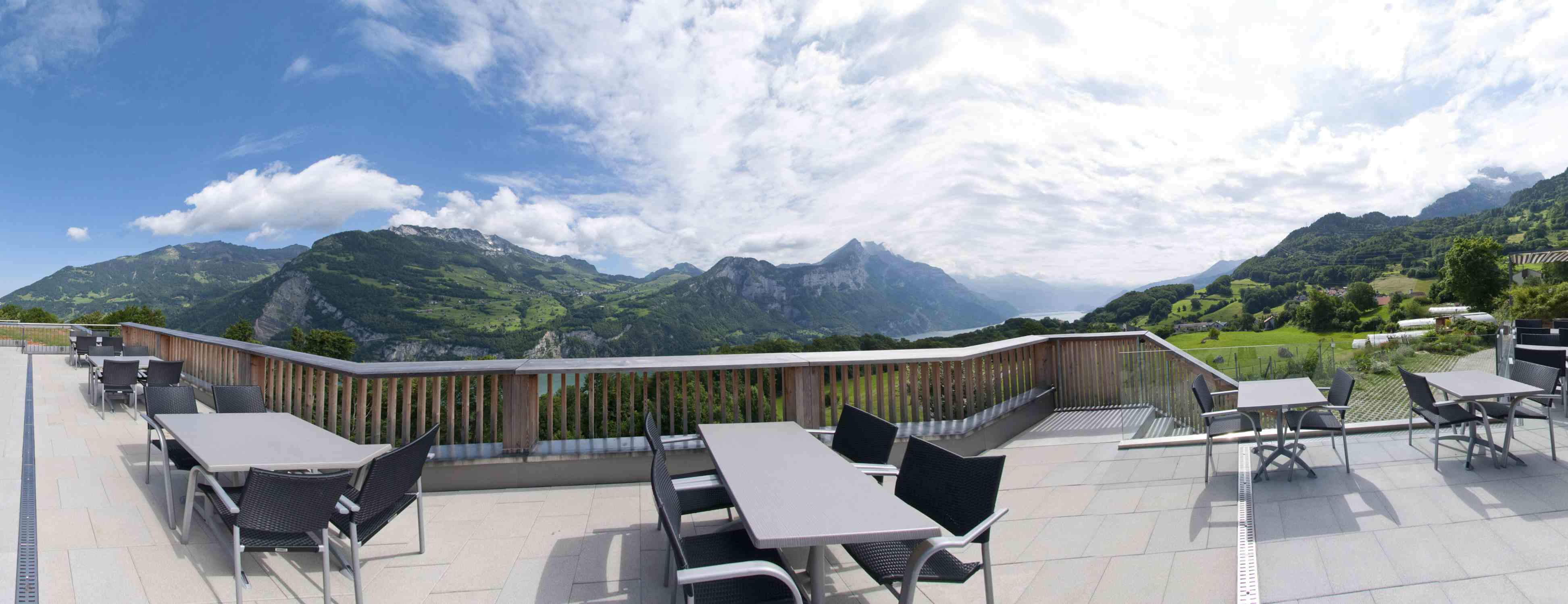 Seminare, Ferien, Wandern und Bankette geniessen im Seminarhotel Lihn in Glarus, Ostschweiz im Glarnerland am Walensee